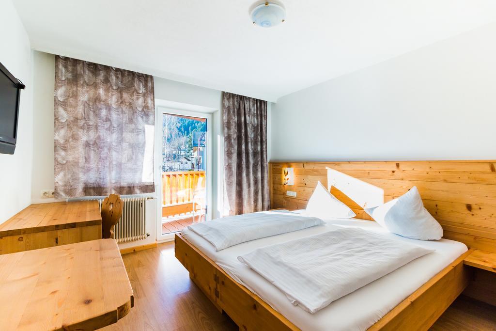 Adler Hotel-Pension ฟูลป์เมส ภายนอก รูปภาพ
